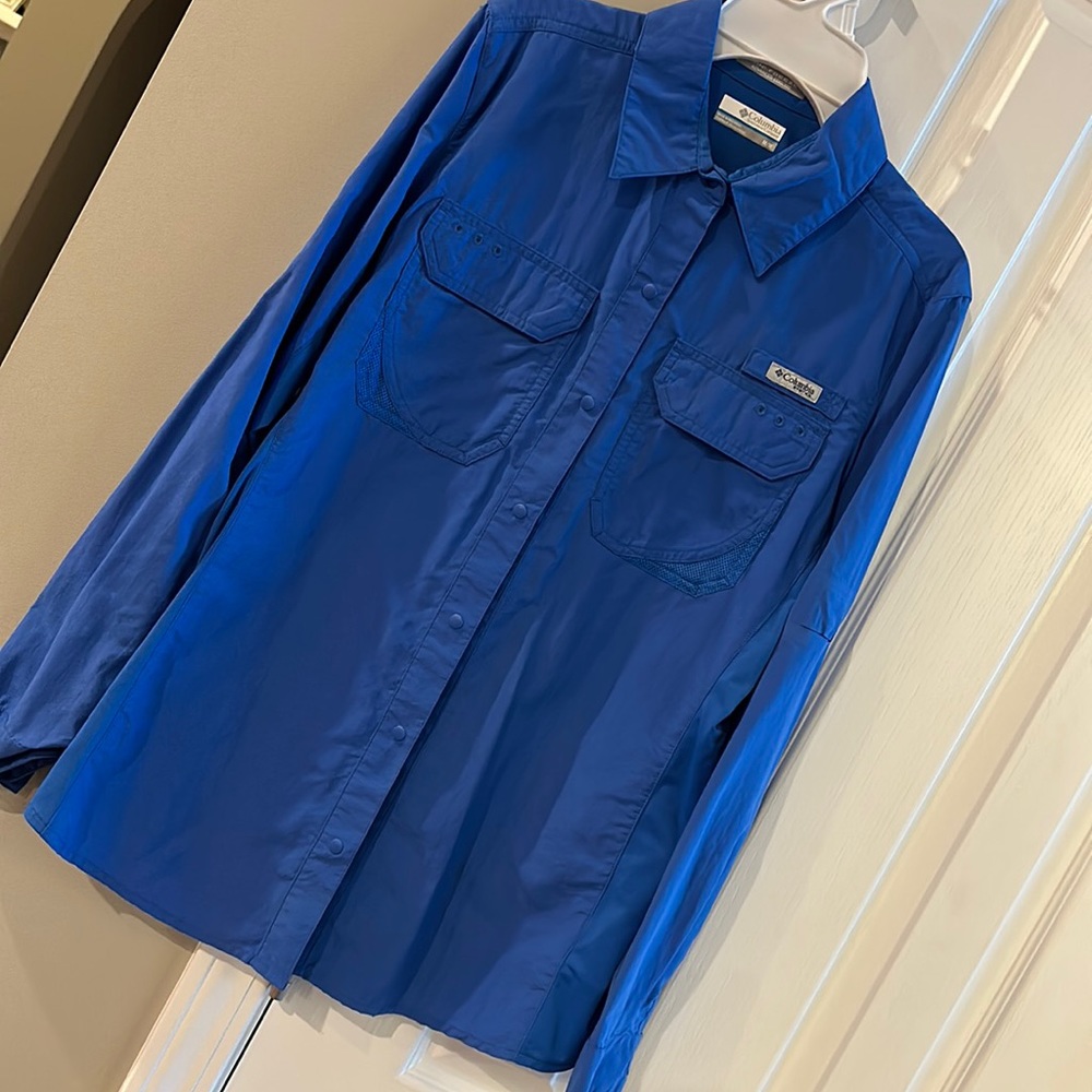 Women’s Columbia bright blue Omni Freeze long sleeve shirt